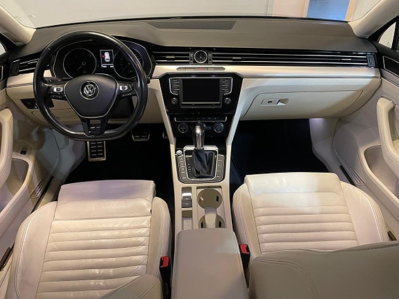 Volkswagen Passat Alltrack 6 of 20