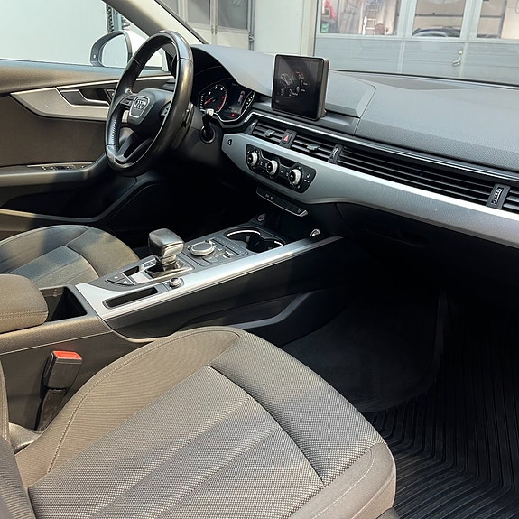 Audi A4 11 of 13