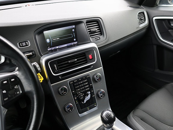 Volvo V60 14 of 24