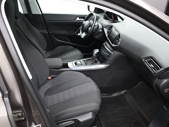 Peugeot 308 21 of 25