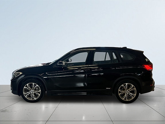 BMW X1 4 of 5