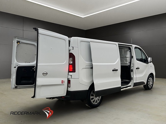 Nissan NV300 10 of 30