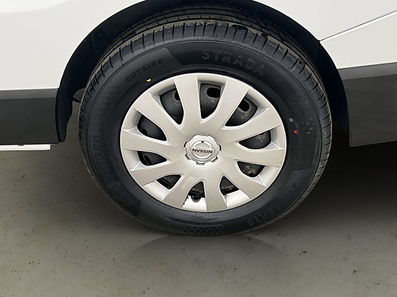Nissan NV300 30 of 30