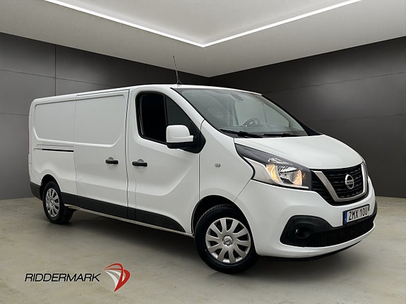 Nissan NV300 3 of 5