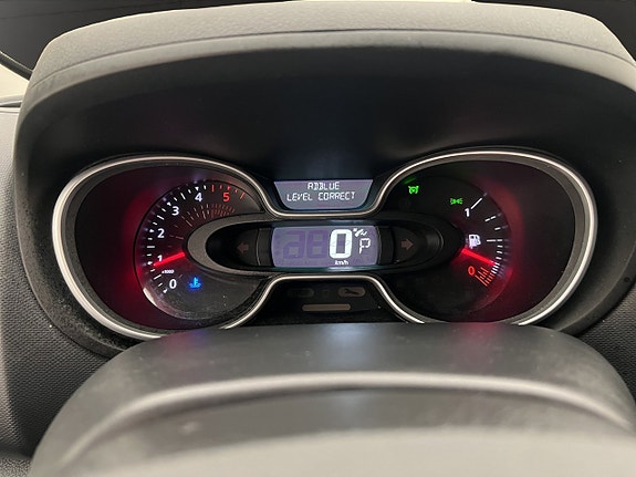 Nissan NV300 20 of 30