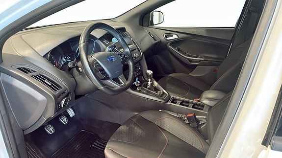 Ford Focus 3 of 5