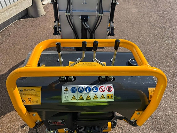 Självlastande minidumper TD800, B&S 13,5hp, nu ingår snöplog 9 of 11