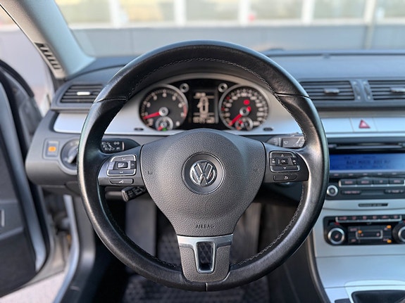 Volkswagen Passat 22 of 22