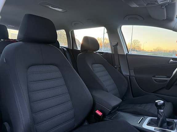 Volkswagen Passat 21 of 22