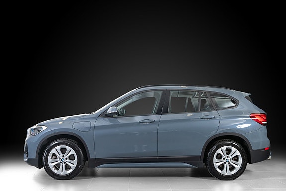 BMW X1 3 of 5
