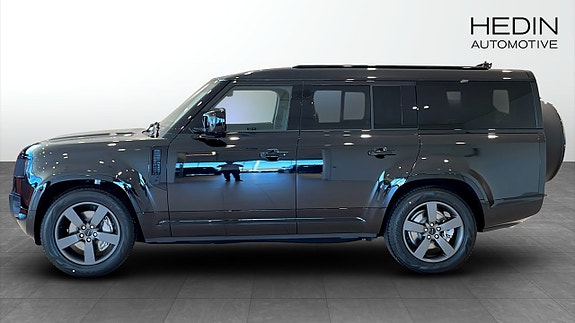 Land Rover Defender 130 6 of 11