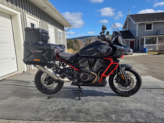 Harley-Davidson Pan America CVO + SE: Exhaust RA1250SE