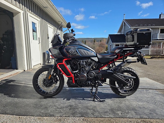 Harley-Davidson Pan America CVO + SE: Exhaust RA1250SE 9 of 20