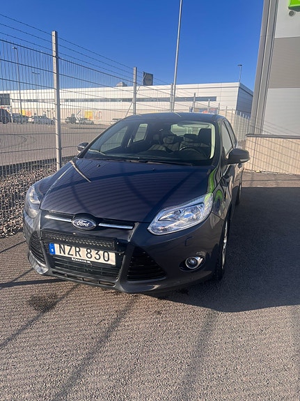 Ford Focus 3 of 9