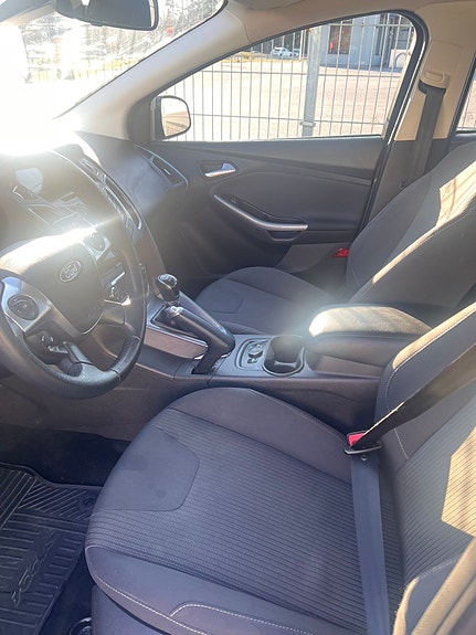Ford Focus 7 of 9