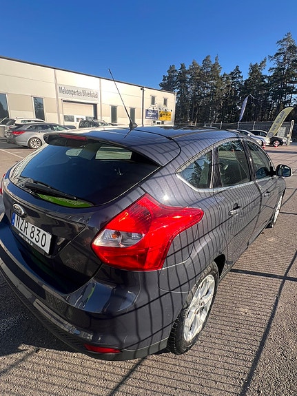 Ford Focus 5 of 9