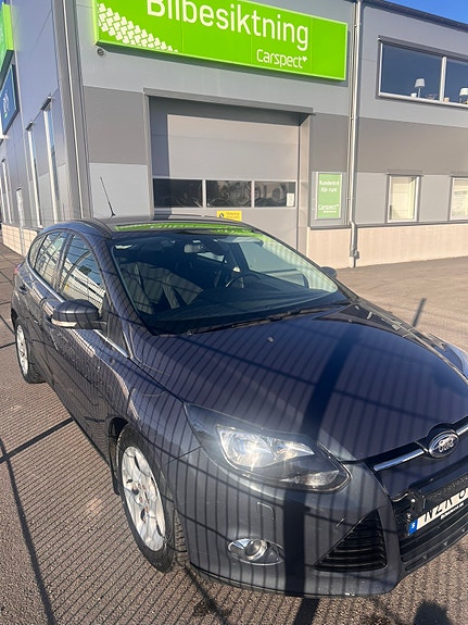 Ford Focus 2 of 9