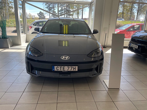 Hyundai Ioniq 6 2 of 12
