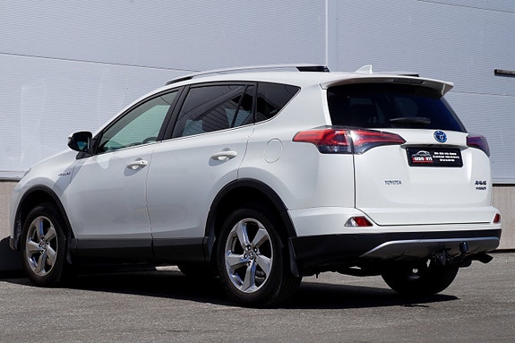 Toyota RAV4 5 of 5