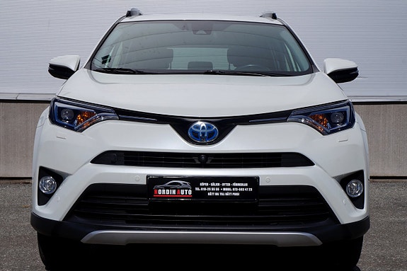 Toyota RAV4 3 of 5