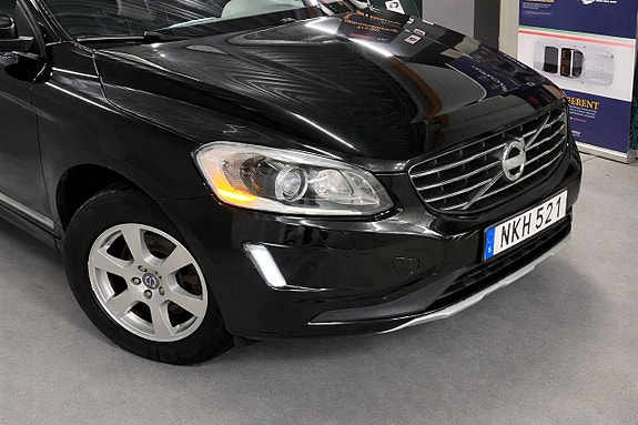 Volvo XC60 2 of 5