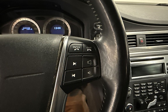 Volvo V70 16 of 25