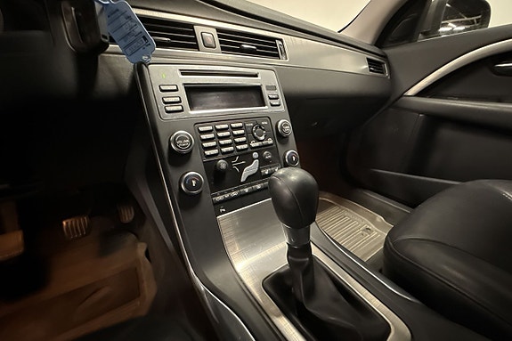 Volvo V70 18 of 25