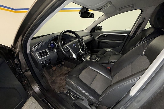 Volvo V70 12 of 25