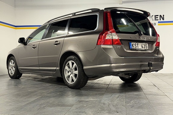 Volvo V70 8 of 25