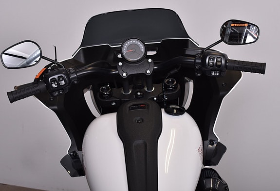 Harley-Davidson Low rider ST SPARA 39 600:- 16 of 16