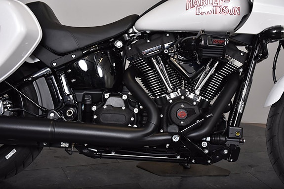 Harley-Davidson Low rider ST SPARA 39 600:- 11 of 16
