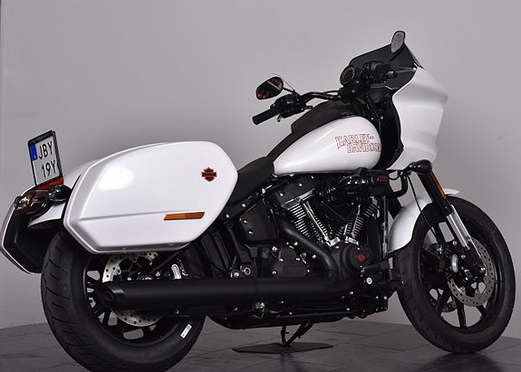 Harley-Davidson Low rider ST SPARA 39 600:- 8 of 16
