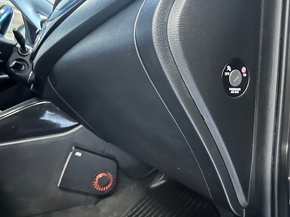 Kia Carens 9 of 19