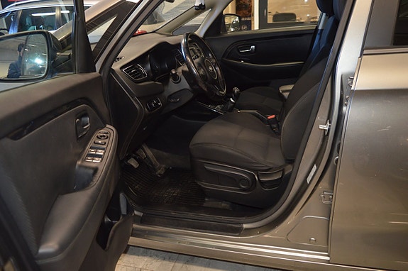 Kia Carens 14 of 19