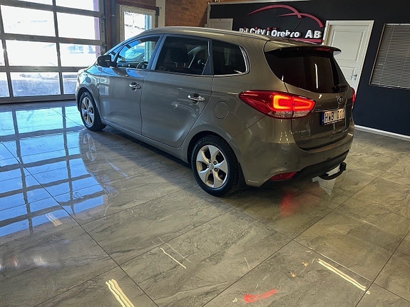 Kia Carens 4 of 19
