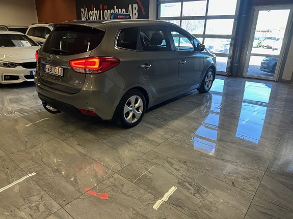 Kia Carens 5 of 19