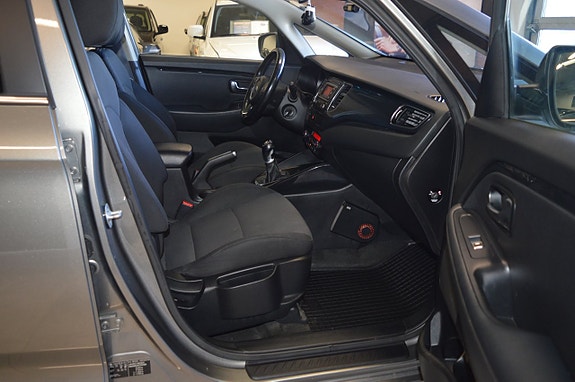 Kia Carens 15 of 19