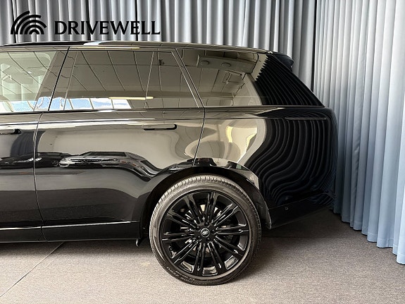 Land Rover Range Rover 25 of 30