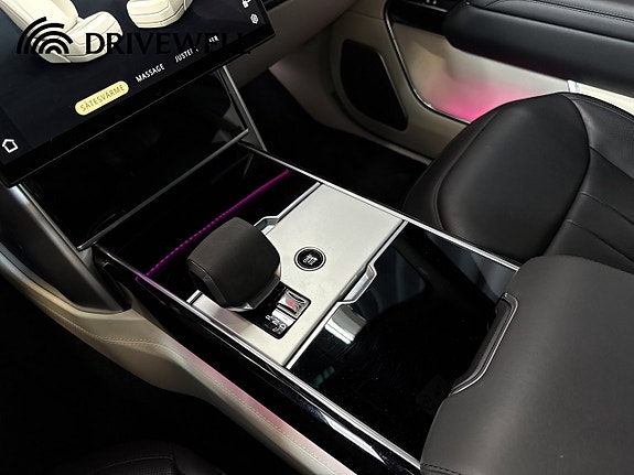 Land Rover Range Rover 16 of 30