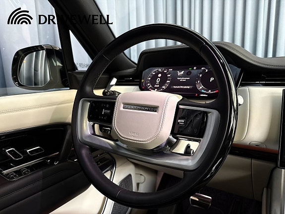 Land Rover Range Rover 12 of 30