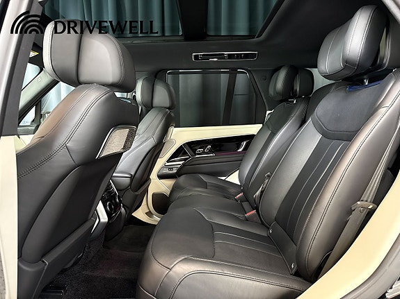Land Rover Range Rover 9 of 30