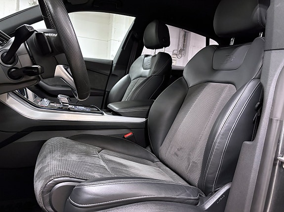 Audi SQ8 7 of 28