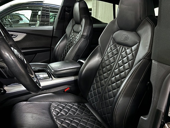 Audi SQ8 6 of 30