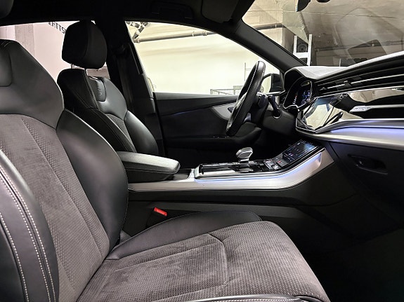 Audi SQ8 27 of 28