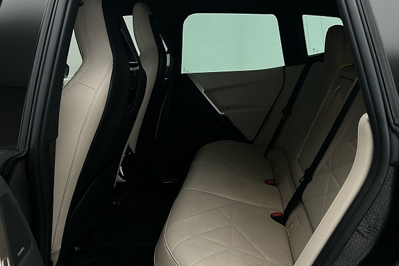 BMW iX 13 of 29