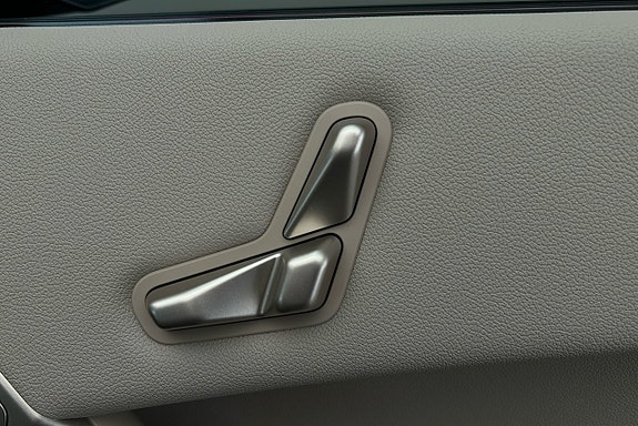 BMW iX 18 of 29