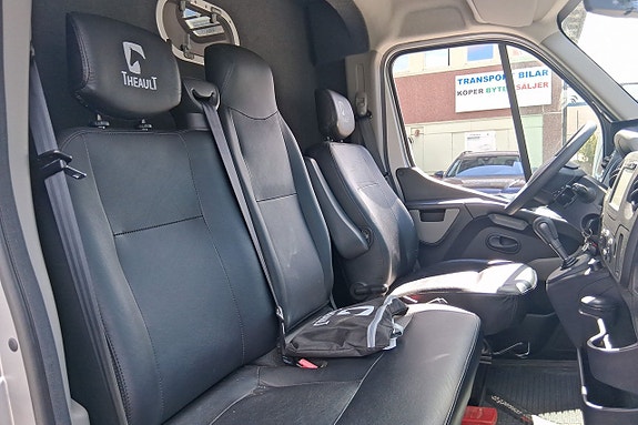 Renault Master 16 of 17