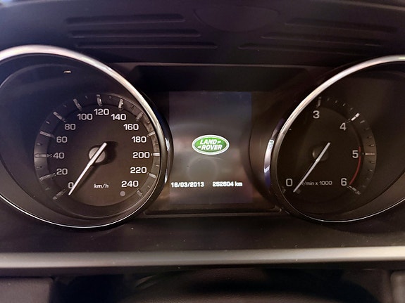 Land Rover Range Rover Sport 15 of 24