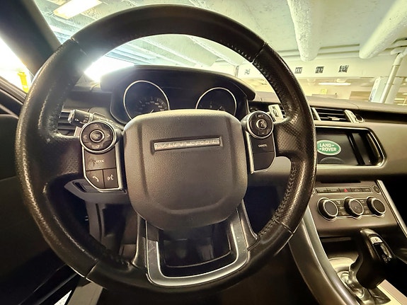 Land Rover Range Rover Sport 14 of 24