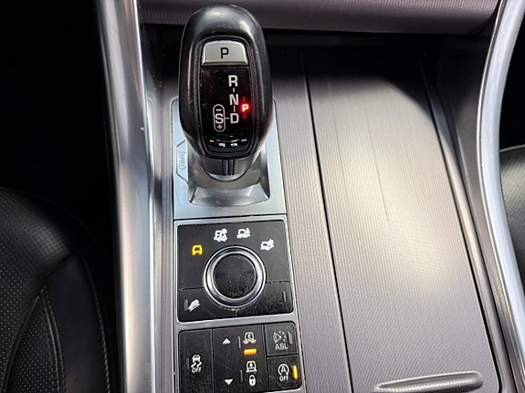 Land Rover Range Rover Sport 16 of 24